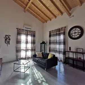 Hygge House Apartment